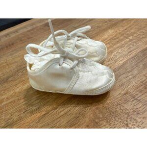 Bize Vintage Baby Satin Crib Shoes Lace Up Baptismal White Baptize Wedding EUC